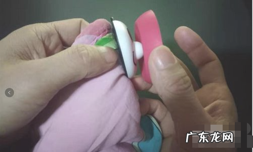 钉被子的钉子怎么取下来,被子固定器取不下来了怎么办没有磁铁