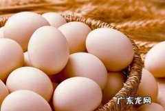 土鸡蛋蛋黄怎么是白色,鸡蛋黄发白是怎么回事儿