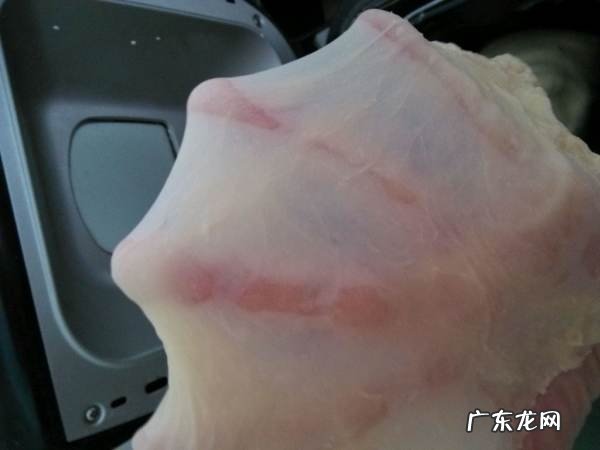 为什么面团搓不成长条,做面包揉面粘案板怎么办