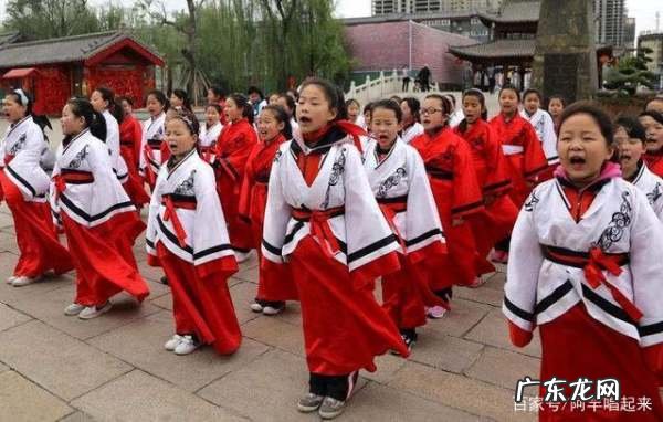 为什么汉服不可以作为校服,把校服改为汉服是真的