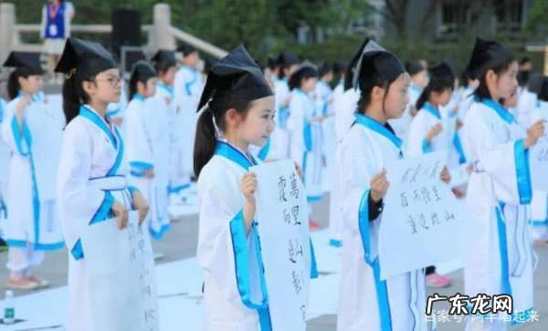 为什么汉服不可以作为校服,把校服改为汉服是真的