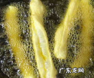 如何让油条松软,油条的做法和配方 酥脆蓬松麻花