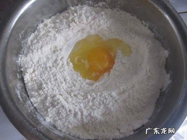 怎么擀面条家庭做法,手擀面配方做法