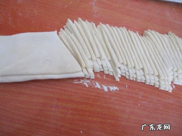 怎么擀面条家庭做法,手擀面配方做法