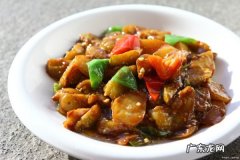 地三鲜茄子怎么不吸油,做地三鲜时怎样才能让茄子少吸点油