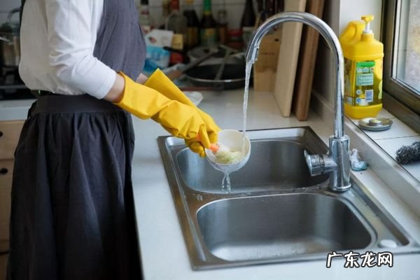 不用洗洁精怎么去油,没有洗洁精怎么洗油腻的碗
