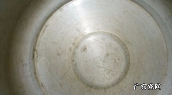 高压锅糊锅底怎么清理,高压锅烧焦了怎么去除焦味