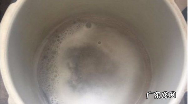 高压锅糊锅底怎么清理,高压锅烧焦了怎么去除焦味