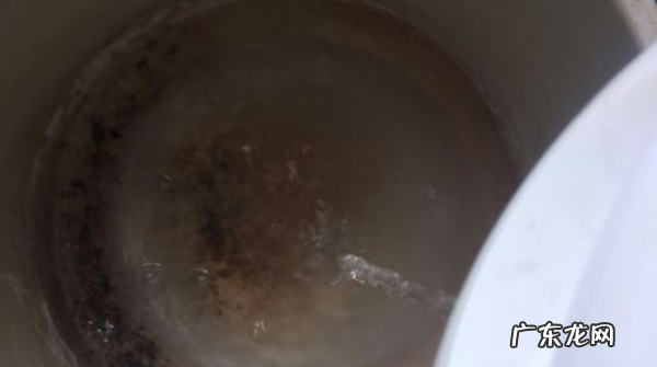 高压锅糊锅底怎么清理,高压锅烧焦了怎么去除焦味