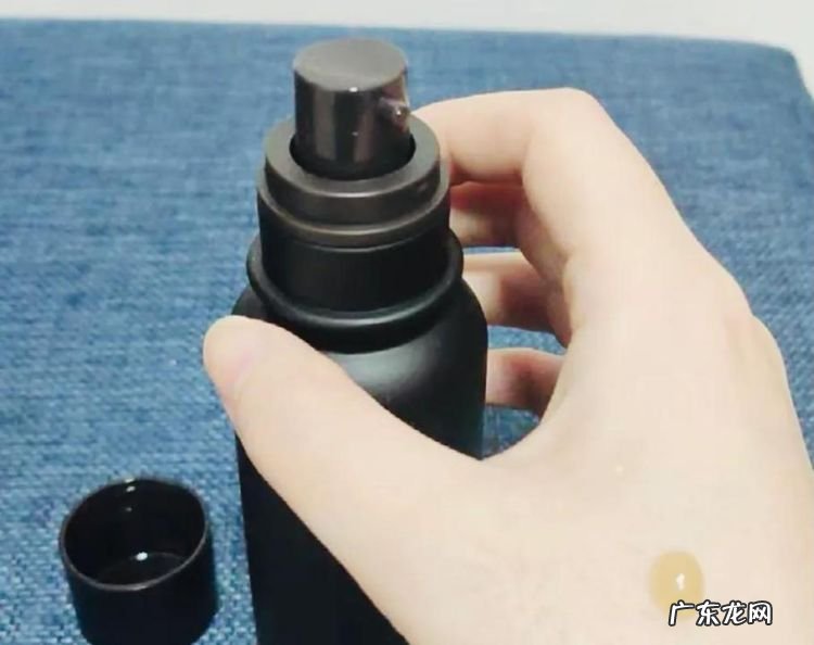 晚上用精华液用洗掉,雅诗兰黛小棕瓶精华液功效与作用