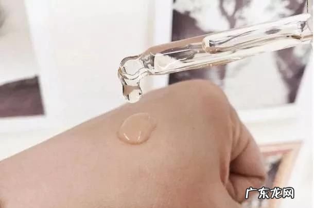 晚上用精华液用洗掉,雅诗兰黛小棕瓶精华液功效与作用