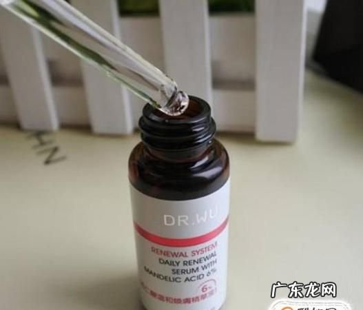 晚上用精华液用洗掉,雅诗兰黛小棕瓶精华液功效与作用