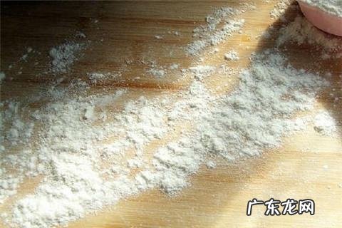 双效泡打粉怎么发面,双效泡打粉和普通的泡打粉有什么区别