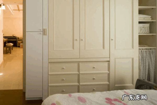 衣柜怎么样配色好看,卧室衣柜的颜色怎么选