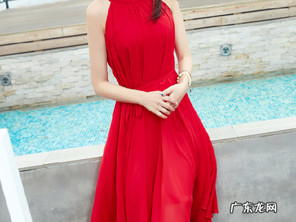丝绒裙子怎么除静电,夏天裙子静电粘身怎么消除