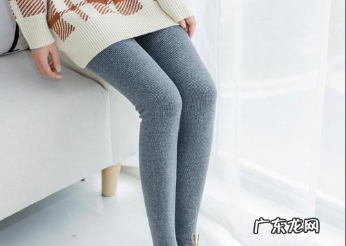 丝绒裙子怎么除静电,夏天裙子静电粘身怎么消除
