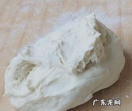 面包发酵后粘手怎么办,发面特别粘手是什么原因