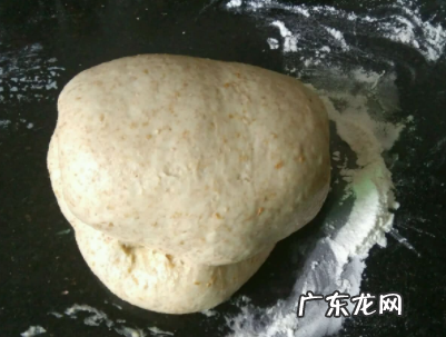 酵母和面粉怎么用,和面放酵母少了面不开怎么办