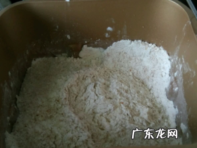 酵母和面粉怎么用,和面放酵母少了面不开怎么办