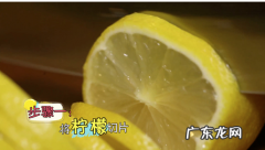 羽绒服洗完有黄印子怎么处理,白色羽绒服洗完有黄印子怎么处理掉