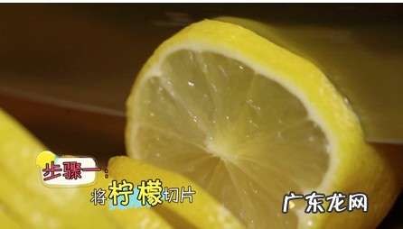 羽绒服洗完有黄印子怎么处理,白色羽绒服洗完有黄印子怎么处理掉
