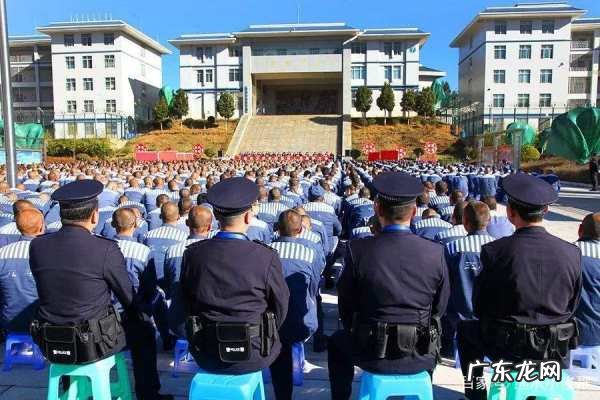 刑满释放人员怎么乘车,刑满释放人员出来后是用原来的身份证买当天的城铁票