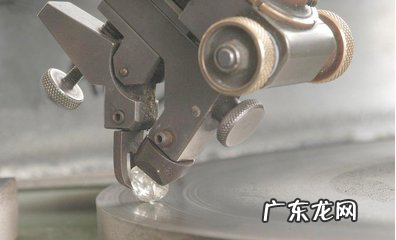 钻石用什么切割,钻石切割刀是什么材料的