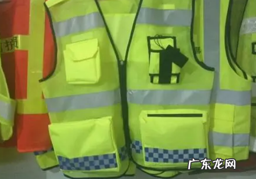 镭射面料衣服怎样清洗,长棉服怎么清洗