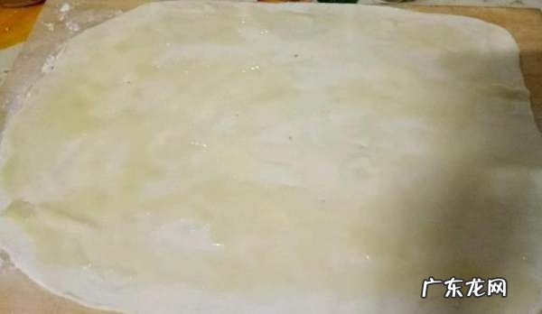 烙饼怎么样层多又酥又软,烙饼的时候油溅到眼睛里