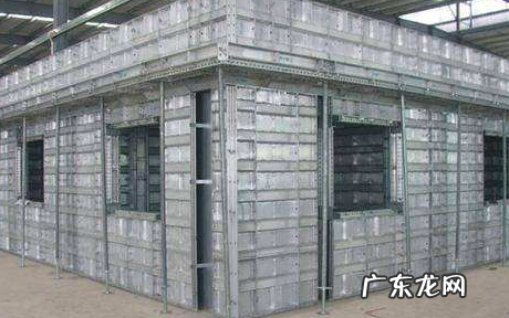 建筑模板的种类,现在施工中都用什么样的模板多少钱一张的