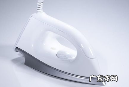 熨斗怎么烫衣服,如何使用家用熨斗熨衣服