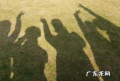 影子什么时候在前面什么时候在后面,冬天拍照影子在前面还是后面