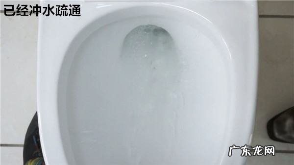厕所被头发堵住了怎么办,头发堵塞下水道堵了怎么办妙招