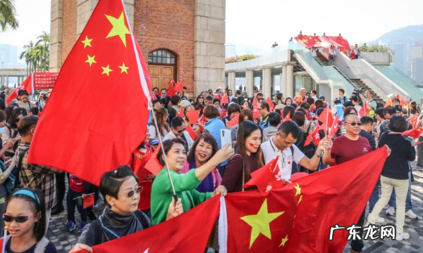 弘扬民族精神的诗歌名言,爱国的诗句与名言有哪些