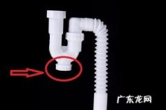 东西掉厕所怎么取出来,项链掉进蹲厕里怎么办