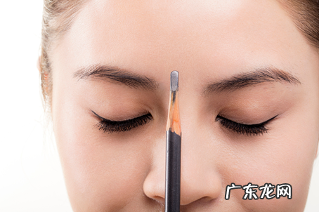 眉头如何画的自然,怎样画眉毛好看又自然