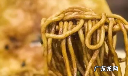 热干面芝麻酱还是花生酱,武汉热干面加的是花生酱还是芝麻酱