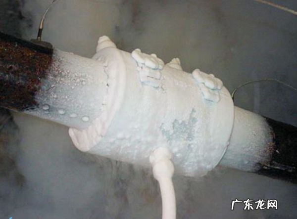 塑料水管冻了怎么化开,水管被冻住了怎么快速解冻