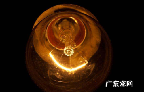 灯泡放嘴巴里怎么取出来,为什么灯泡塞进嘴里拿不出来怎么办