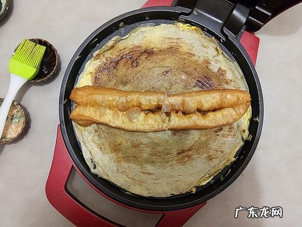 电饼铛怎么把煎饼摊薄,煎饼果子怎样摊的薄