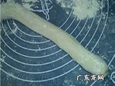 怎么把面擀得又圆又薄,怎么才能擀出圆圆的面皮