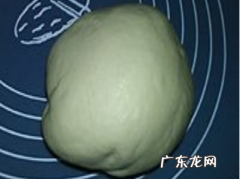 怎么把面擀得又圆又薄,怎么才能擀出圆圆的面皮