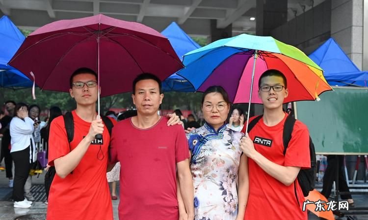 小孩高考穿什么颜色衣服,高考一般穿什么颜色的衣服