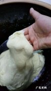 为什么揉的面粉还是粘手,和面的时候为什么那么粘手