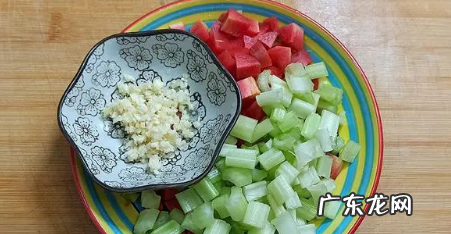 花生芹菜胡萝卜怎么样凉拌,怎样做凉拌花生米好吃