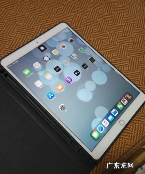 苹果平板ipad a822是多少英寸,苹果平板a882是多大屏的手机