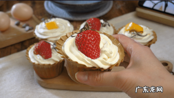 纸杯蛋糕为什么会回缩塌陷,戚风纸杯蛋糕烤箱温度和时间