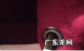 卫衣的绳子怎么装回去,卫衣的帽子上的带子怎么打结