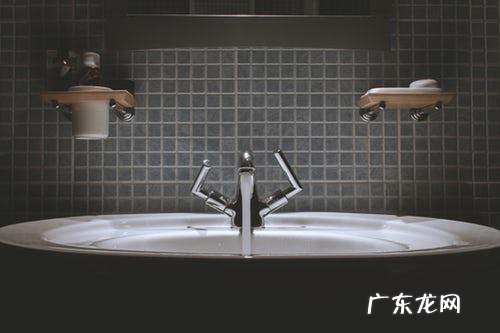 bathroom是厕所,十二个月的英文缩写是什么