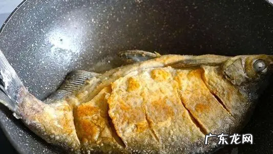 煎鱼为什么粘锅,为什么我烧鱼总是会粘锅